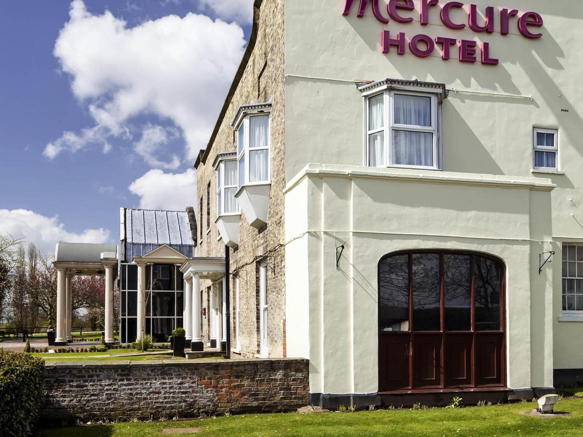 Mercure York Fairfield Manor Hotel — Photos 1